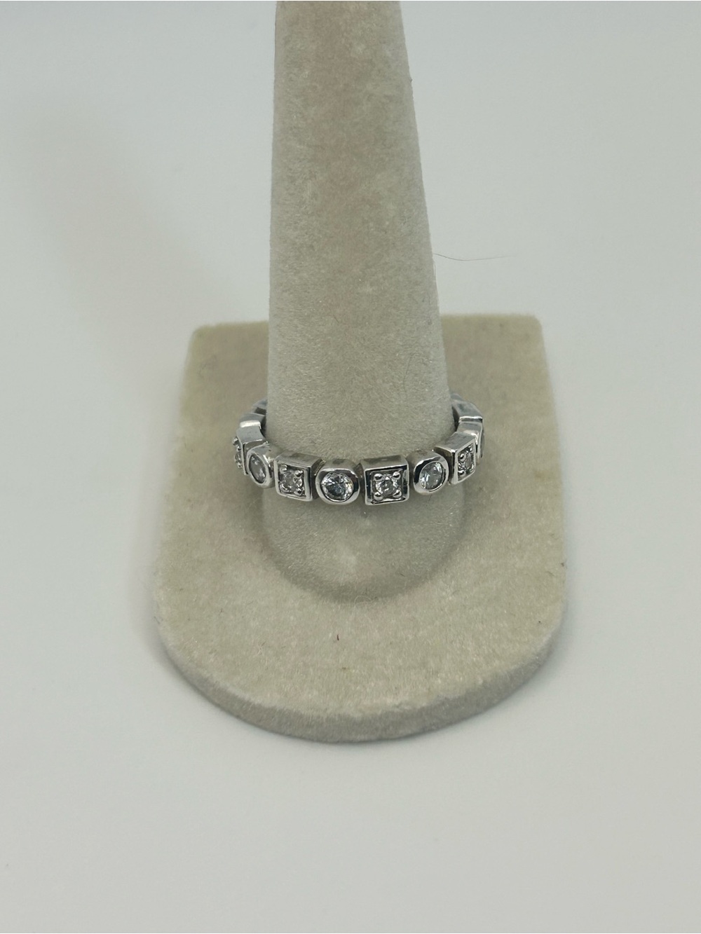 Sterling Silver Circle Square Band Ring Stamped 925 Clear Crystals Size 8.75